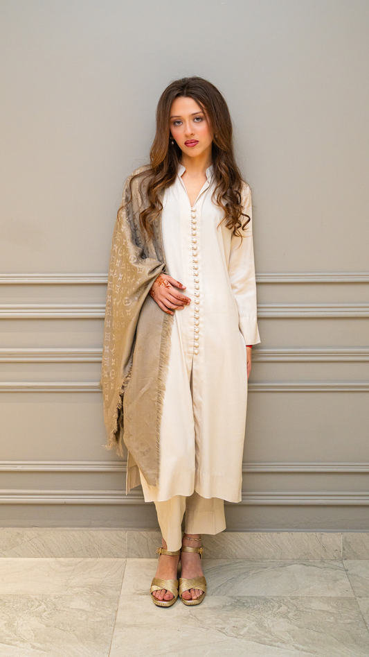 Ivory Poise - Luaycouture